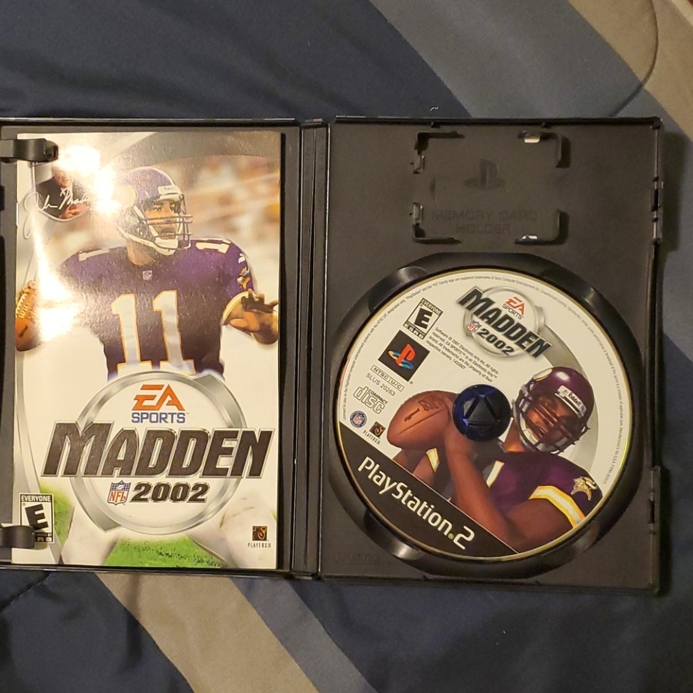 PS2 EA Sports Madden 2002 - Picture 2 of 3